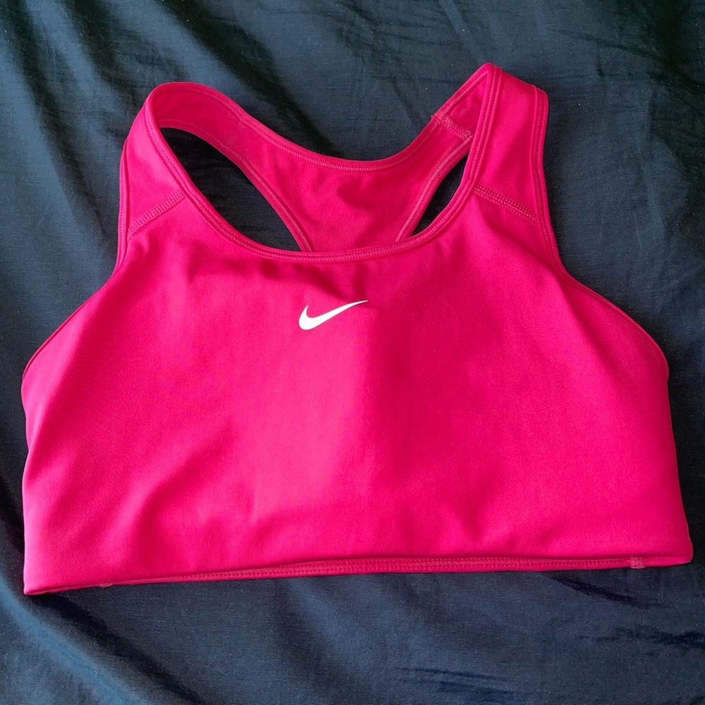 NIKE SWOOSH WOMENS SPORTS BRA